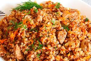 Гречка с фаршем и овощами