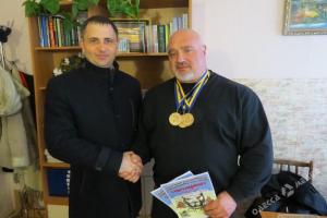 Батюшка стал победителем чемпионата по пауэрлифтингу