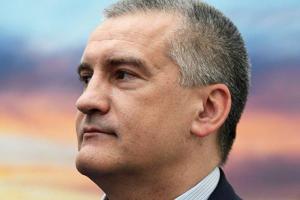 Аксенов всполошился из-за идеи Порошенко лишать крымчан украинского гражданства