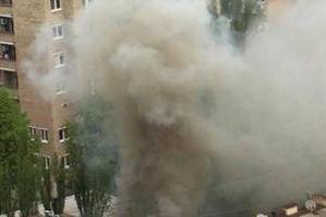 В сети появилось видео масштабного пожара в центре Киева