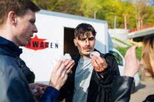 Солист дуэта "Время и стекло" получил серьезную травму на съемках клипа