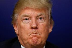 Американский журнал опубликовал на обложке Трампа с носом свиньи