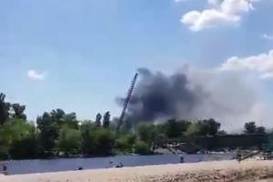 Черный дым над Гидропарком: появились первые кадры мощного пожара в центре Киева