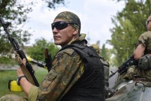 Экс-боевик рассказал, кто на самом деле руководит обстрелами на Донбассе