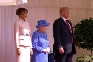Елизавета II впервые встретилась с Трампом: видео
