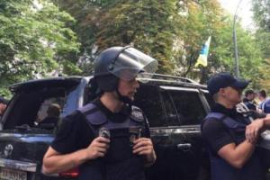 В Киеве автомобиль нардепа въехал в толпу митингующих