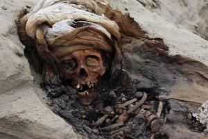 В Перу археологи обнаружили захоронение 227 тел детей