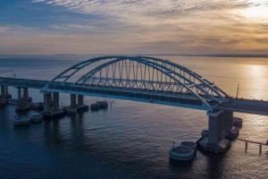 СБУ Украины заблокировало движение на Крымском мосту