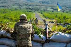 Боевики на Донбассе 11 раз нарушили режим прекращения огня: есть раненые 