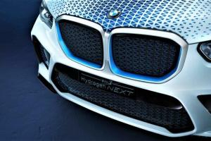 Компании BMW решила "посадить" автомобиль на воду