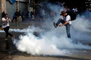 В столице Чили из-за беспорядков объявлено чрезвычайное положение