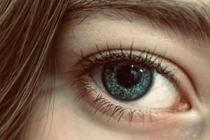 В Японии насильник выследил жертву по отражению в ее глазах