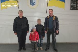 Спали на полу без света: в Северодонецке полицейские изъяли у матери двух малолетних детей
