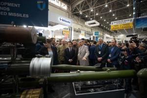 "У нас должна быть мощная армия": Зеленский ознакомился с новейшими разработками военной техники