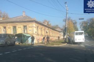 В Мариуполе столкнулись маршрутка и микроавтобус: травмированы 5 человек