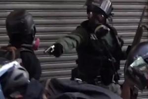 Протесты в Гонконге: полиция открыла огонь по "мятежникам"