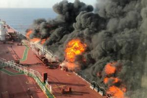 Иранский танкер в Красном море атаковали ракеты