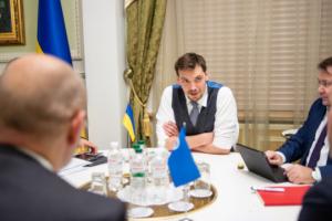 Гончарук обсудил с миссией МВФ новую трехлетнюю программу финансирования