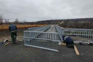 В Станице Луганской строители провели работы по формированию насыпи у 9-й опоры