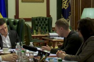 Офис президента показал видео, как Зеленский решает вопрос тарифов