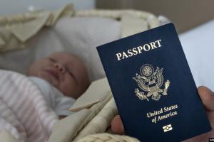 "Родильный туризм": Власти США ужесточат правила выдачи виз для беременных