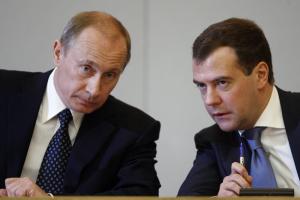 Правительство России подало в отставку: Путин придумал Медведеву новую должность