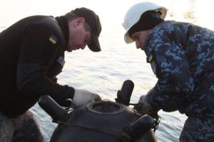 Военные моряки начали минирование акватории Азовского моря, - штаб