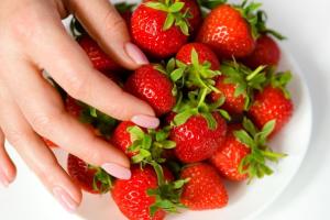 Почему стоит есть клубнику?