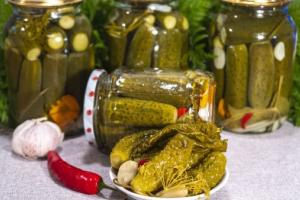 Закрываем огурцы на зиму: пошаговые рецепты