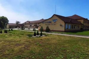 Школы и больницы Кременной оккупанты "освободили" от имущества - Гайдай