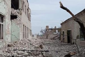 Гайдай: 11 артиллерийских атак по Северодонецку – есть попадание в "Азот", техникум, многоэтажки