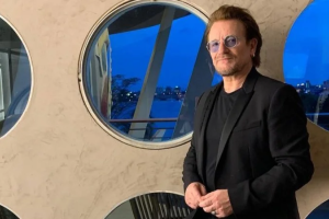 Боно з "U2" дав концерт у київському метро