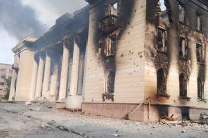 В Лисичанске полностью уничтожен старый центр: сгорели Дом техники, пекарня и дома возле мэрии