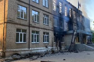 Окупанти обстріляли Авдіївку з "Граду" з магнієвим зарядом: фото та відео руйнувань