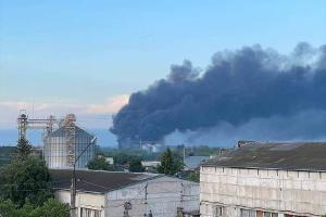 В Сватово слышны взрывы: горят военные склады оккупантов