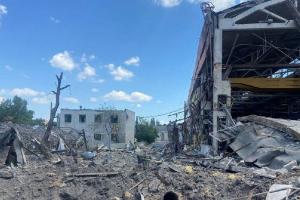 Разрушение на заводе: стало известно, куда еще попали ракеты в Кременчуге