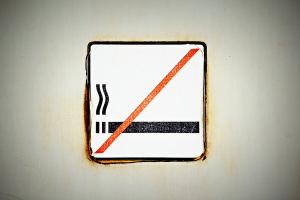 С 11 июля в Украине под запретом сигареты, все "электронки" и кальяны: детали и штрафы
