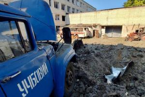 Ракетний обстріл Харкова: у мережі з'явилися кадри руйнувань