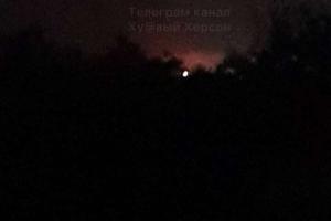Работа HIMARS: в Лазурном горит и взрывается очередной "склад с селитрой и гуманитаркой"