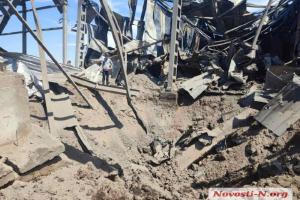 В сети опубликовали фото последствий утреннего обстрела Николаева