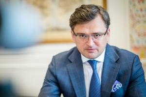"Склав зброю - поїхав до Європи": Кулеба запропонував спецпрограму для російських солдатів