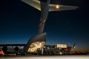 Пентагон обнародовал фото подготовки к отправке в Украину новой партии оружия