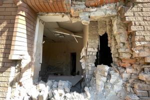 У Слов'янську окупанти обстріляли базу Червоного Хреста: фото руйнувань