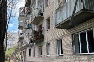 Мэр показал последствия обстрела жилого квартала в Николаеве