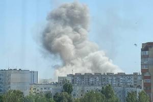 "Хлопок" в Новой Каховке: в районе ГЭС раздаются взрывы, поднимается дым