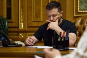 Зеленський відповів на петицію про заборону роздачі повісток на блокпостах, АЗС та на вулиці