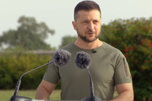 "Ніколи не визнаємо чужі кольори на своїй землі": Зеленський привітав українців із Днем прапора