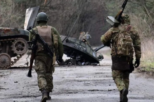 Волосся та залишки кісток: Під Сєвєродонецьком окупанти фотографують залишки тіл. Фото 18+