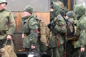 "Б'ють усіх, хто намагається упиратися": У мережі показали, як проходить мобілізація в "ЛНР"