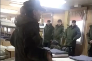 "У девушек, жен просите прокладки, тампоны": В сети показали, как комплектуют российских солдат